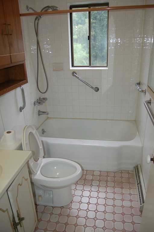 10 Pilgrim Road Woburn, MA 01801 - Photo 11 of 15 Gallery Image 11
