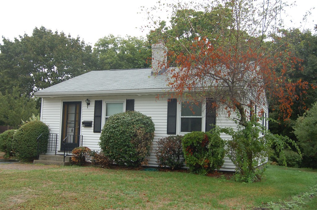 10 Pilgrim Road Woburn, MA 01801 - Photo 2 of 15 Gallery Image 2
