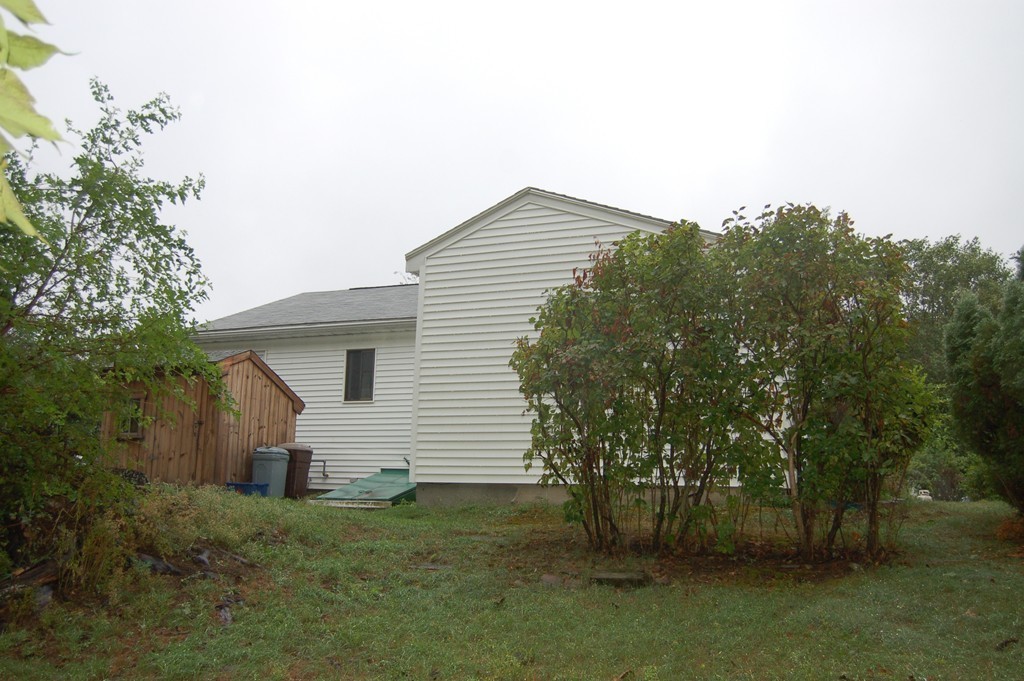 10 Pilgrim Road Woburn, MA 01801 - Photo 3 of 15 Gallery Image 3