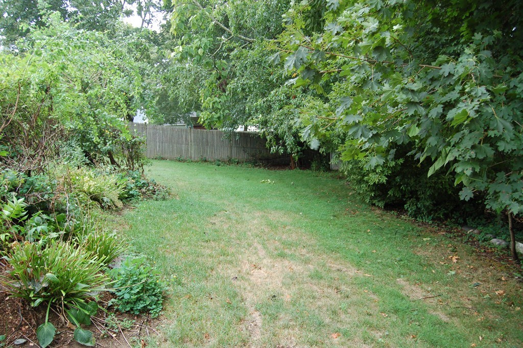 10 Pilgrim Road Woburn, MA 01801 - Photo 5 of 15 Gallery Image 5