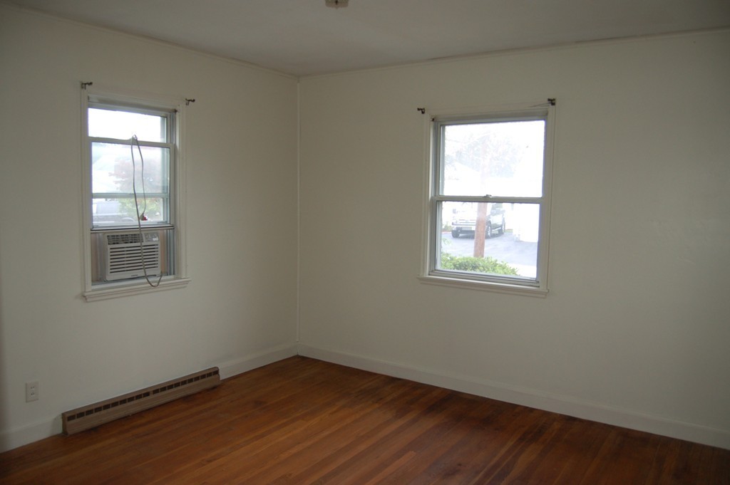 10 Pilgrim Road Woburn, MA 01801 - Photo 8 of 15 Gallery Image 8