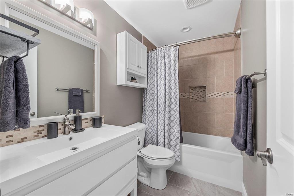 731 Timber Run Drive St. Louis, MO 63141 - Photo 15 of 18