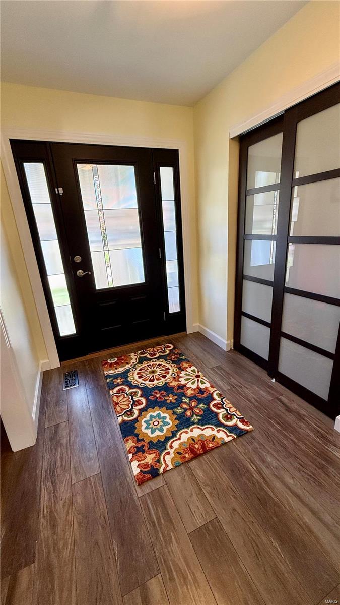 731 Timber Run Drive St. Louis, MO 63141 - Photo 3 of 18