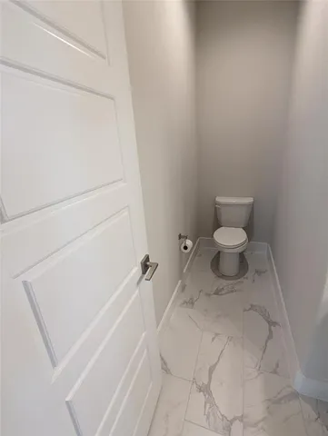 $2,550 | 637 The Cottages Drive, Godley, TX 76044