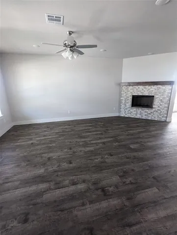 $2,550 | 637 The Cottages Drive, Godley, TX 76044