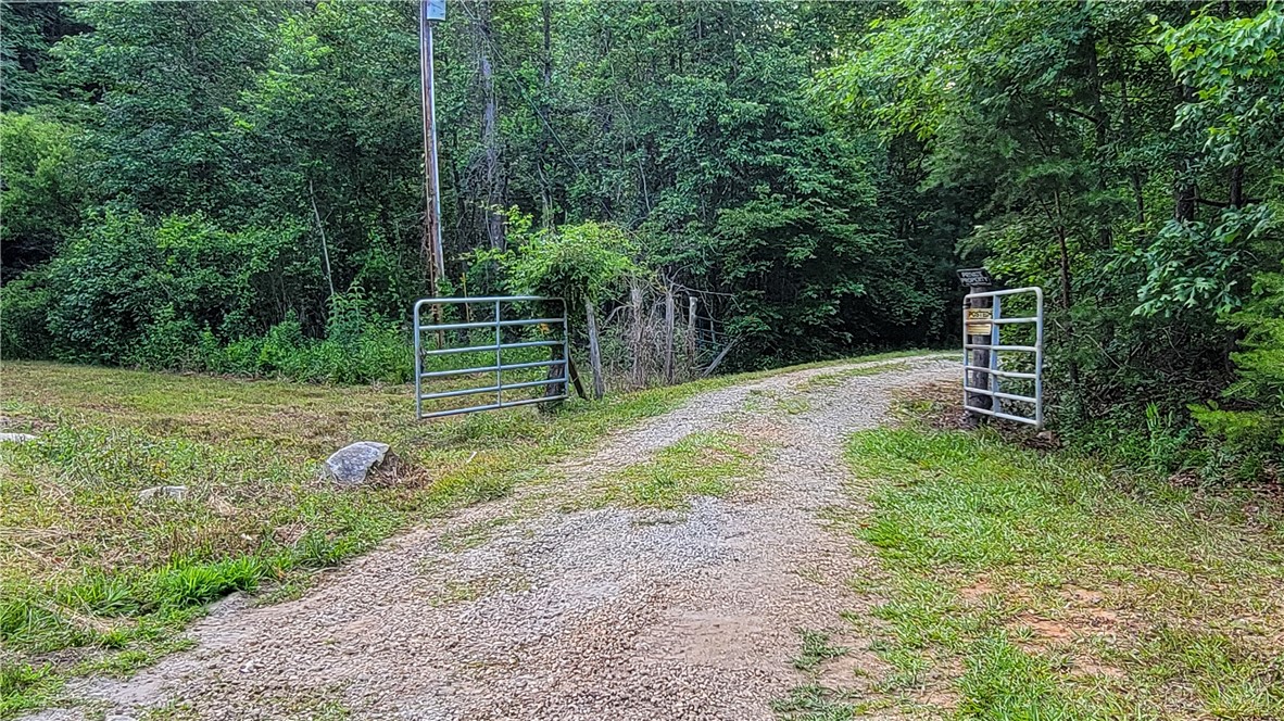 116 Cooper Road Westminster, SC 29693 - Photo 2 of 16 Gallery Image 2