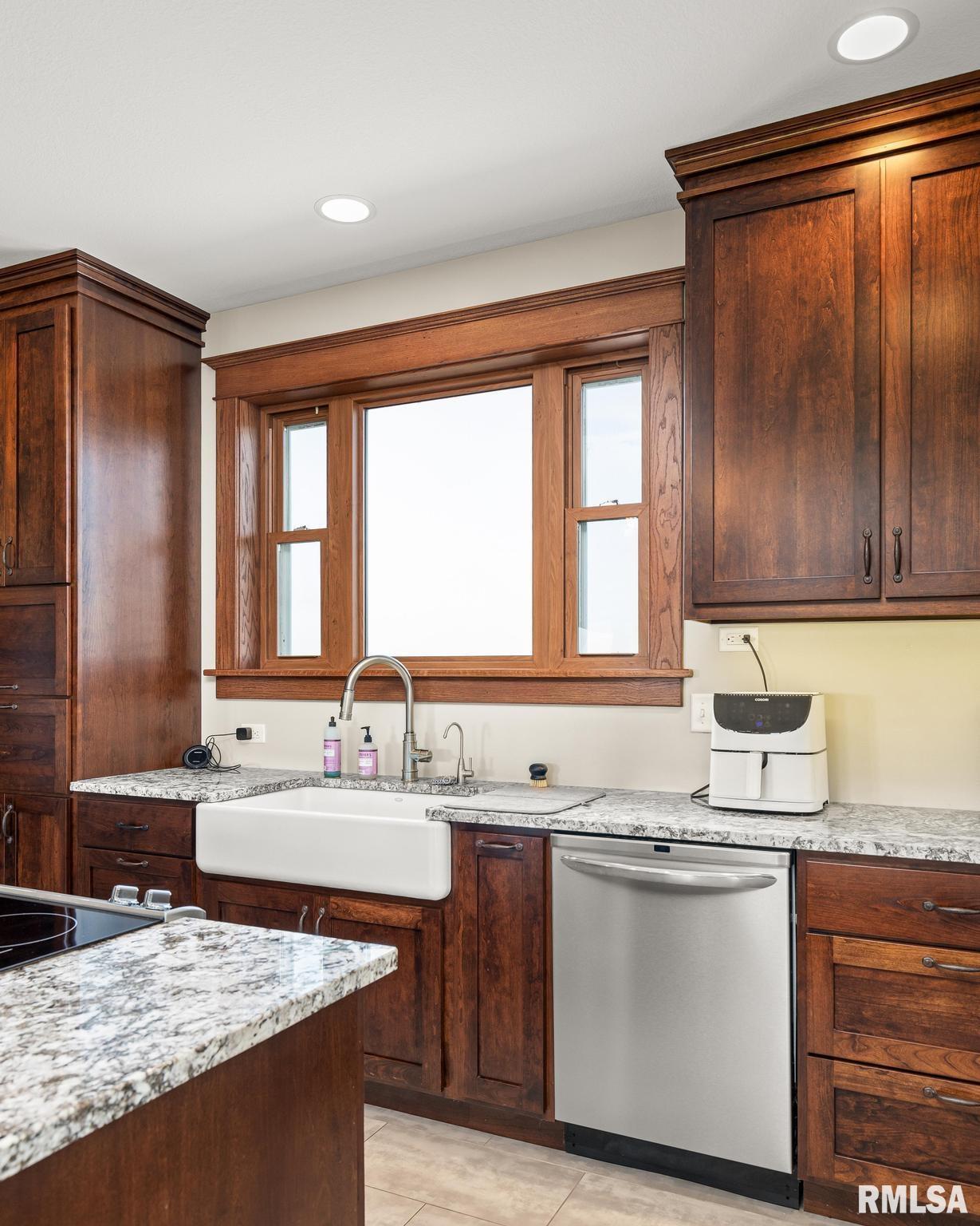 992 Tazewood Road Metamora, IL 61548 - Photo 17 of 63 Gallery Image 17