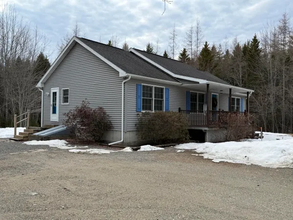 $299,900 | 27 Oak Point Road, Harrington, ME 04643
