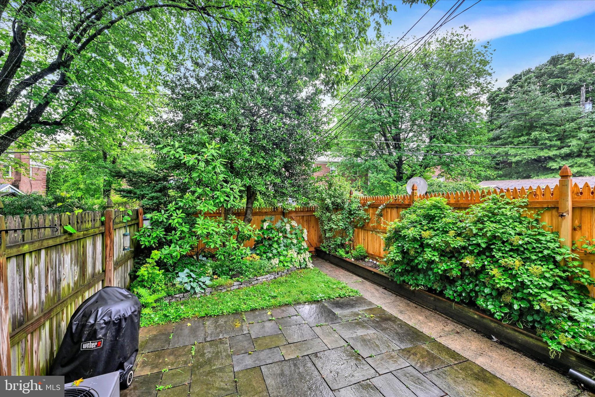 436 Old Trail Baltimore, MD 21212 - Photo 26 of 32 a garden view with a seating space