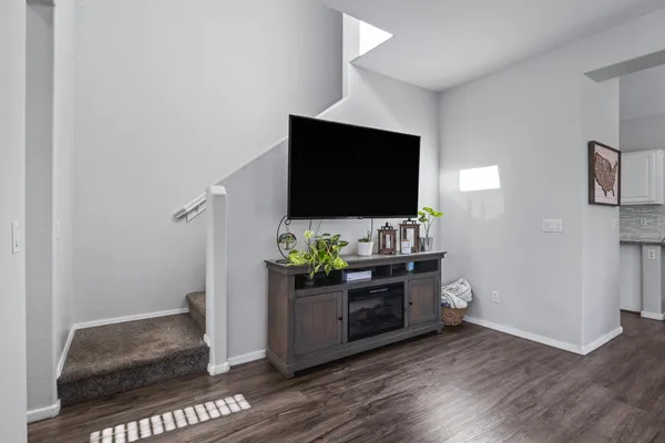 $2,300 | 3846 East Palmer Street, Gilbert, AZ 85298