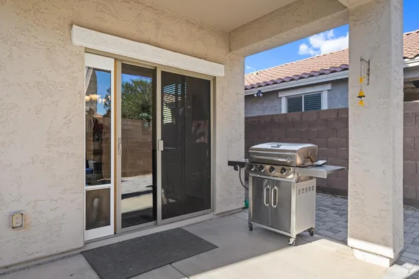 $2,300 | 3846 East Palmer Street, Gilbert, AZ 85298