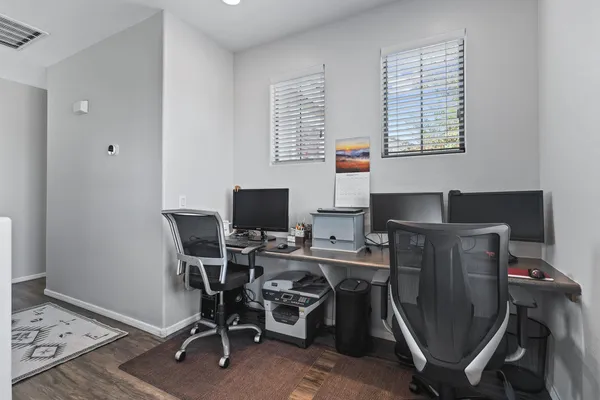 $2,300 | 3846 East Palmer Street, Gilbert, AZ 85298