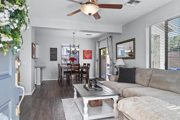 $2,300 | 3846 East Palmer Street, Gilbert, AZ 85298