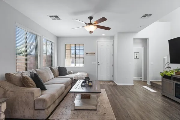 $2,300 | 3846 East Palmer Street, Gilbert, AZ 85298