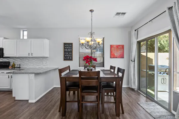 $2,300 | 3846 East Palmer Street, Gilbert, AZ 85298