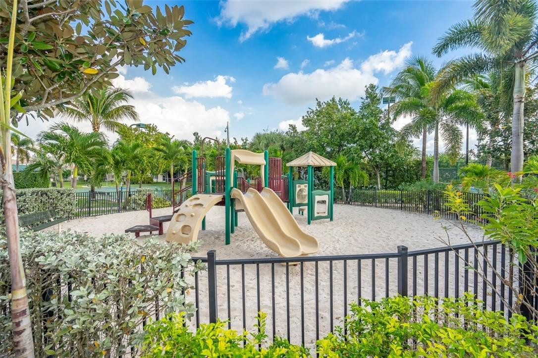 2007 Oakhurst Way, Unit 2007 Riviera Beach, FL 33404 - Photo 23 of 30 Photo 23