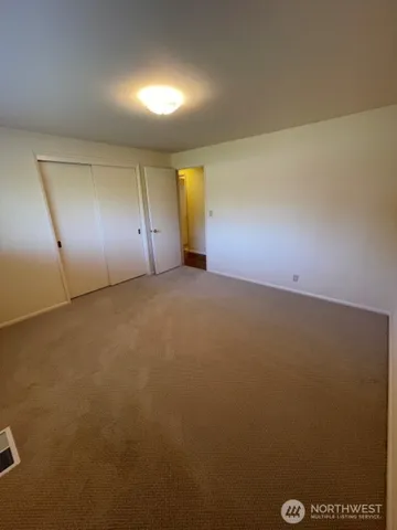 $2,800 | 15541 Palatine Avenue North, Shoreline, WA 98133