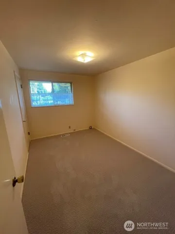 $2,800 | 15541 Palatine Avenue North, Shoreline, WA 98133