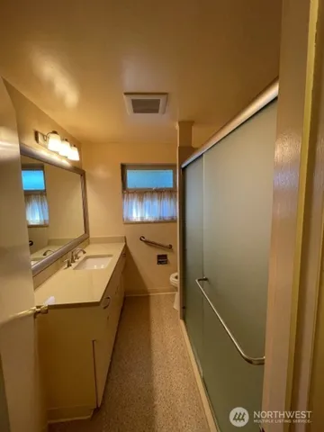 $2,800 | 15541 Palatine Avenue North, Shoreline, WA 98133