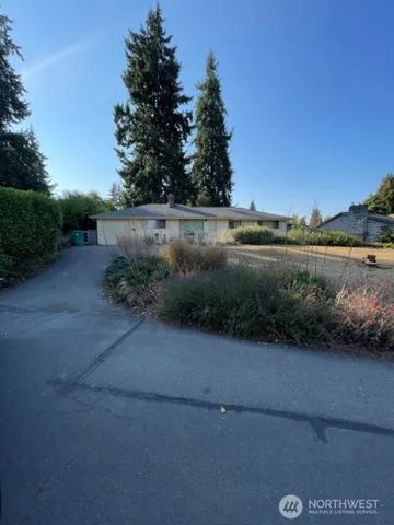 $2,800 | 15541 Palatine Avenue North, Shoreline, WA 98133