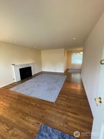 $2,800 | 15541 Palatine Avenue North, Shoreline, WA 98133