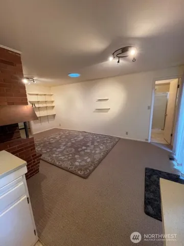 $2,800 | 15541 Palatine Avenue North, Shoreline, WA 98133