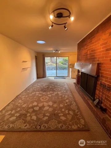 $2,800 | 15541 Palatine Avenue North, Shoreline, WA 98133