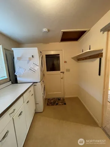 $2,800 | 15541 Palatine Avenue North, Shoreline, WA 98133