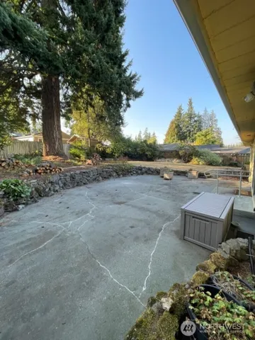 $2,800 | 15541 Palatine Avenue North, Shoreline, WA 98133