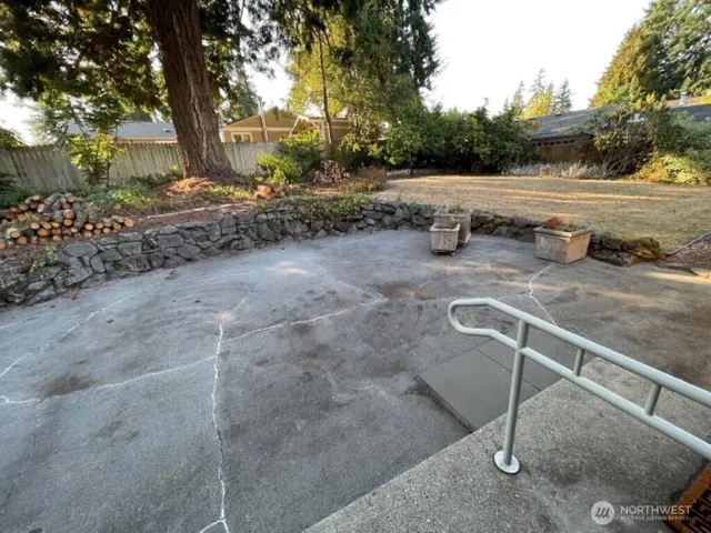 $2,800 | 15541 Palatine Avenue North, Shoreline, WA 98133