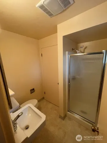 $2,800 | 15541 Palatine Avenue North, Shoreline, WA 98133