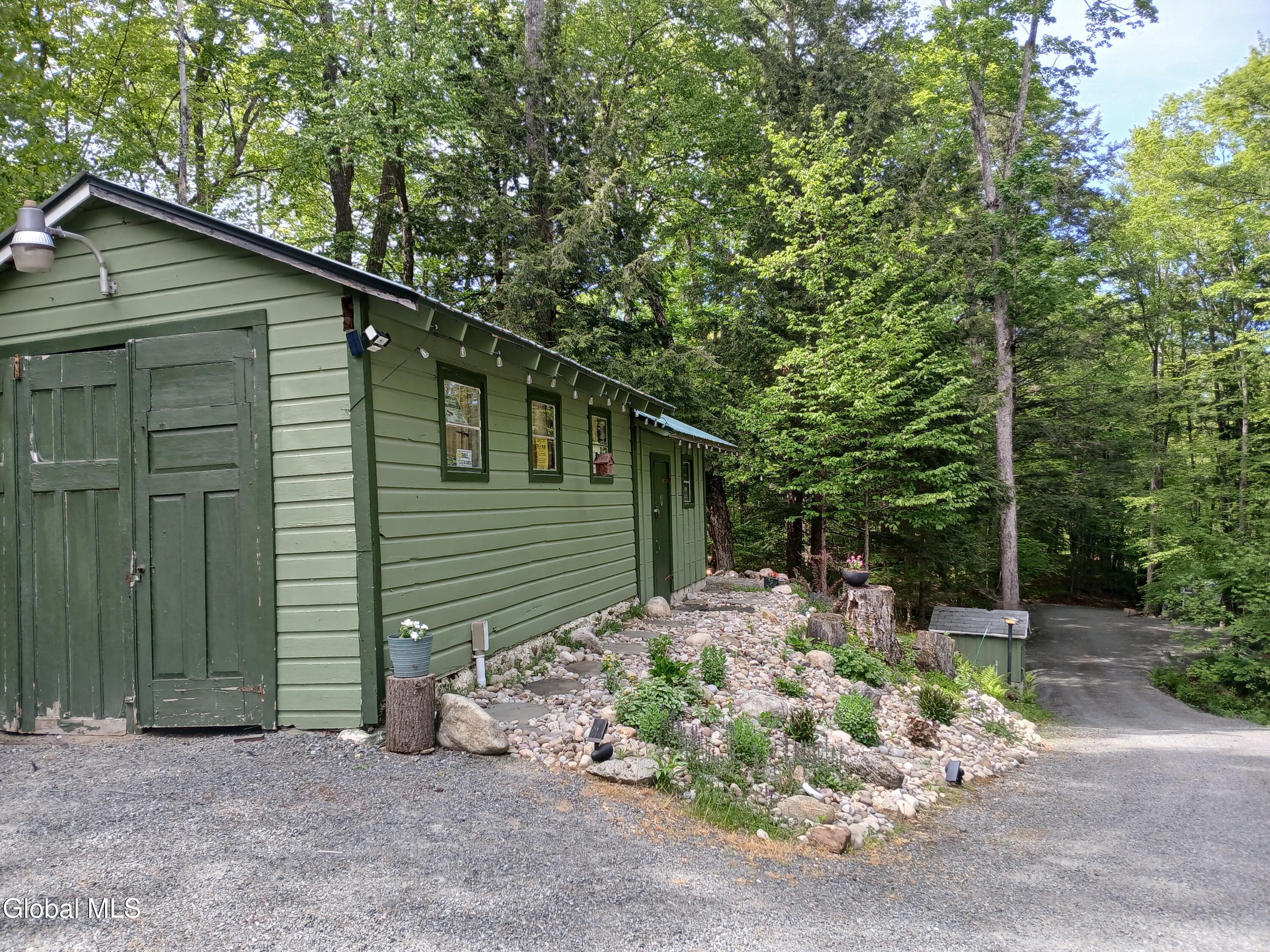 141 River Road Benson, NY 12134 - Photo 11 of 50 1000003655