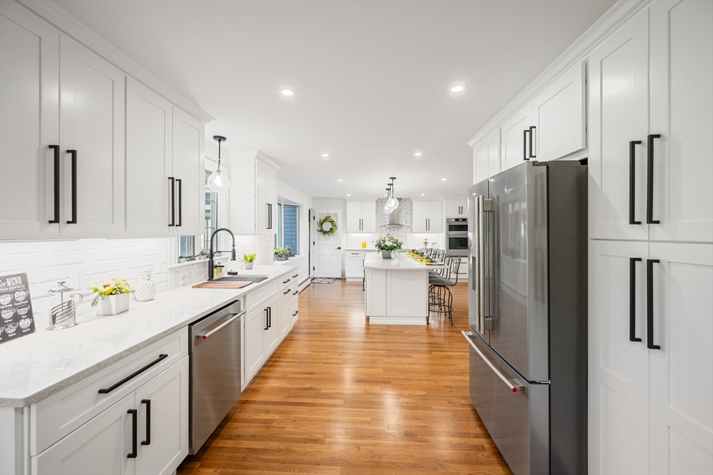 11 Lawndale Road Tyngsborough, MA 01879 - Photo 13 of 40