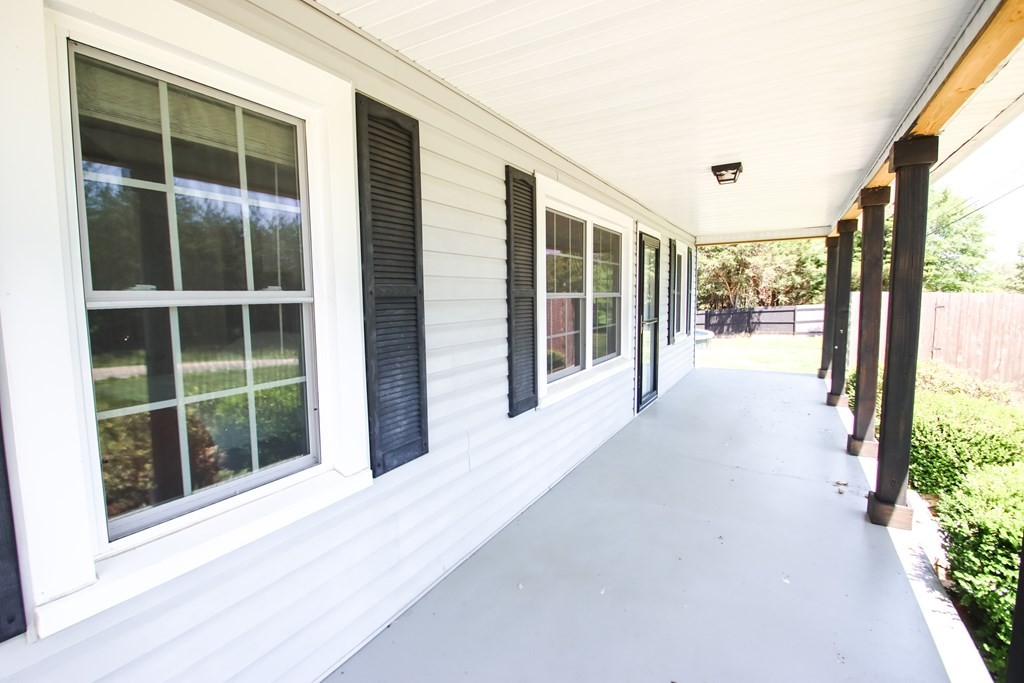 13400 Old Kentucky Road Walling, TN 38587 - Photo 3 of 24