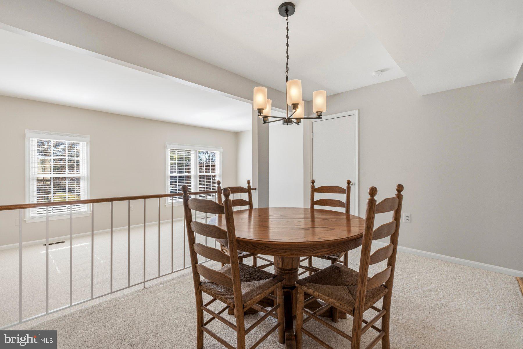 5539 Ridgeton Hill Court Fairfax, VA 22032 - Photo 7 of 33 Gallery Image 7