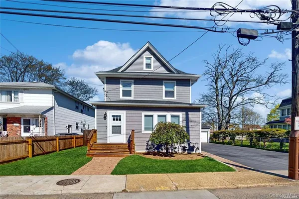 $1,298,000 | 386 Mulry Lane, Lawrence, NY 11559