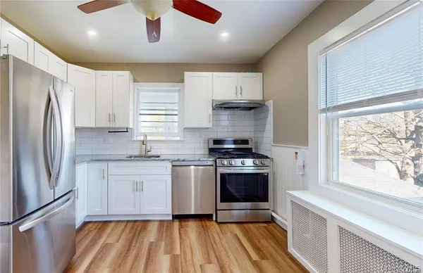 $1,298,000 | 386 Mulry Lane, Lawrence, NY 11559