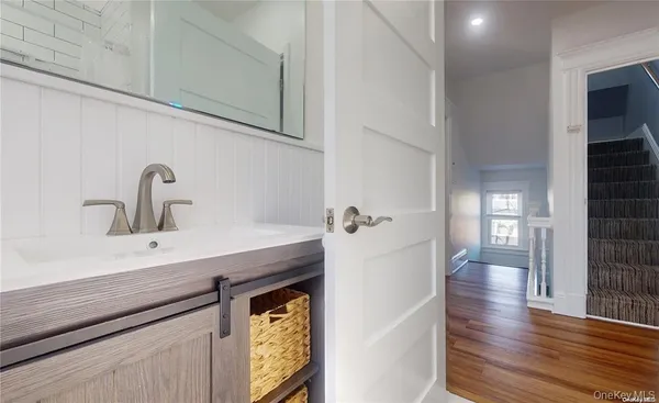 $1,298,000 | 386 Mulry Lane, Lawrence, NY 11559