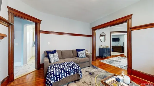 $1,298,000 | 386 Mulry Lane, Lawrence, NY 11559