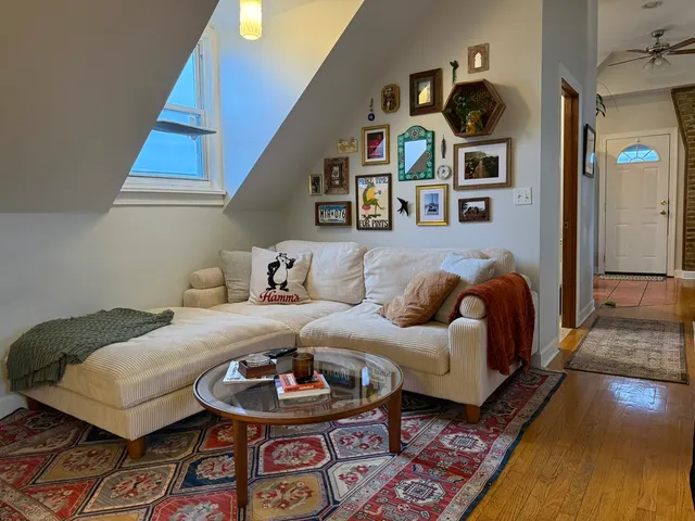 $2,075 | 1823 West Superior Street, Unit 3, Chicago, IL 60622