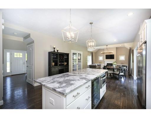 70 Sunset Point Hanover, MA 02339 - Photo 6 of 34