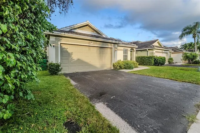 $554,900 | 2675 Arborwood Road, Davie, FL 33328