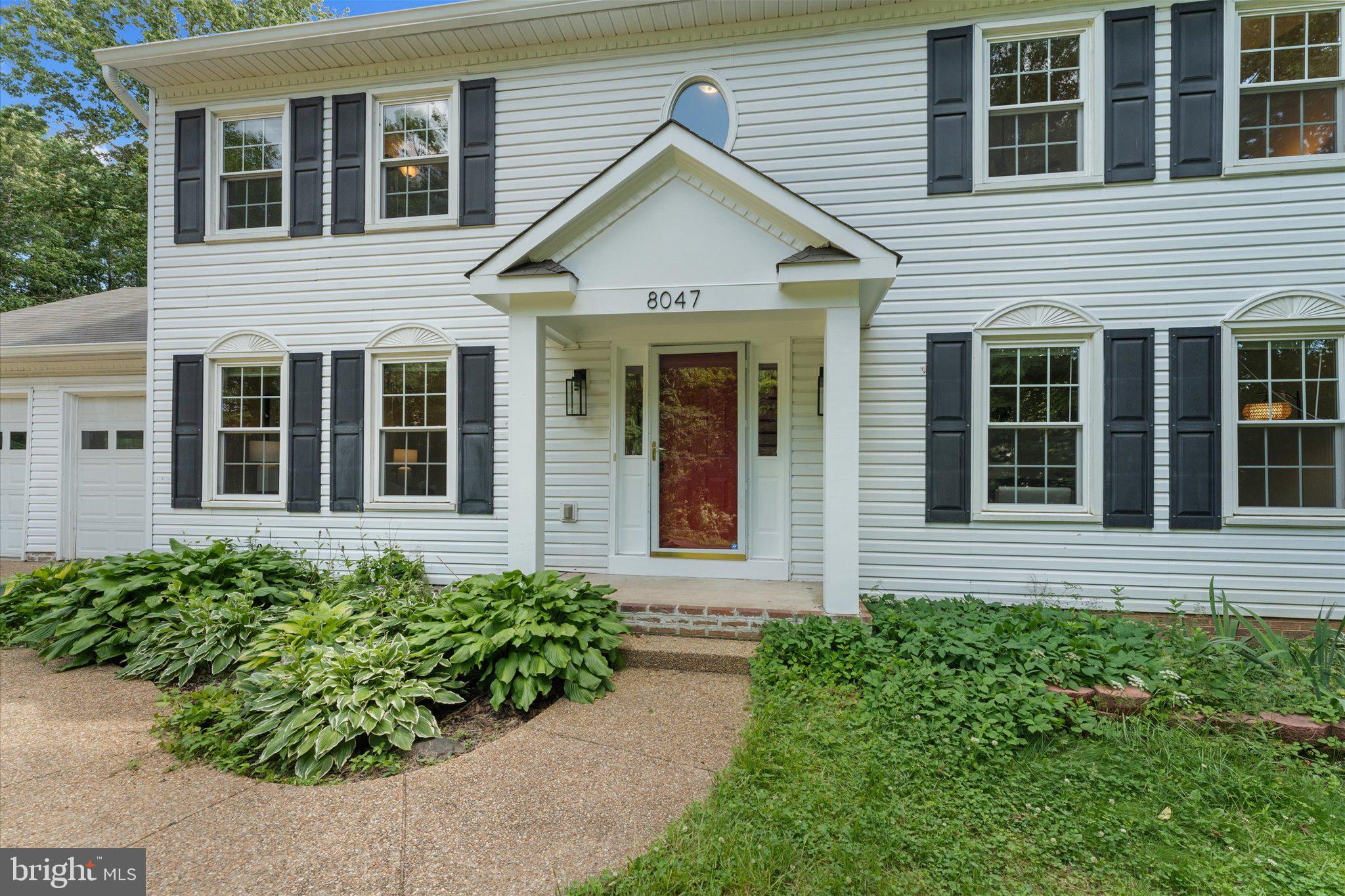 8047 Counselor Road Manassas, VA 20112 - Photo 4 of 55 Classic colonial charm welcomes you home.