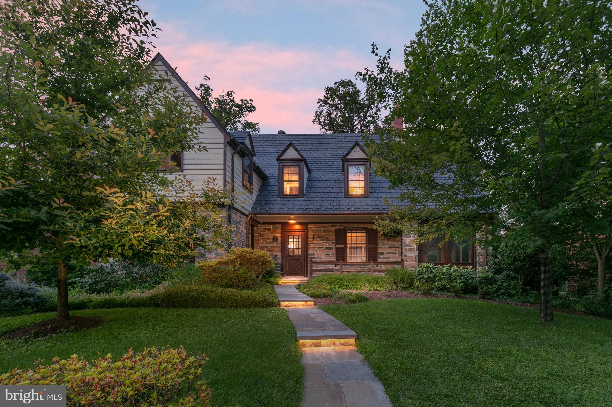 1751 Crestwood Dr Northwest  