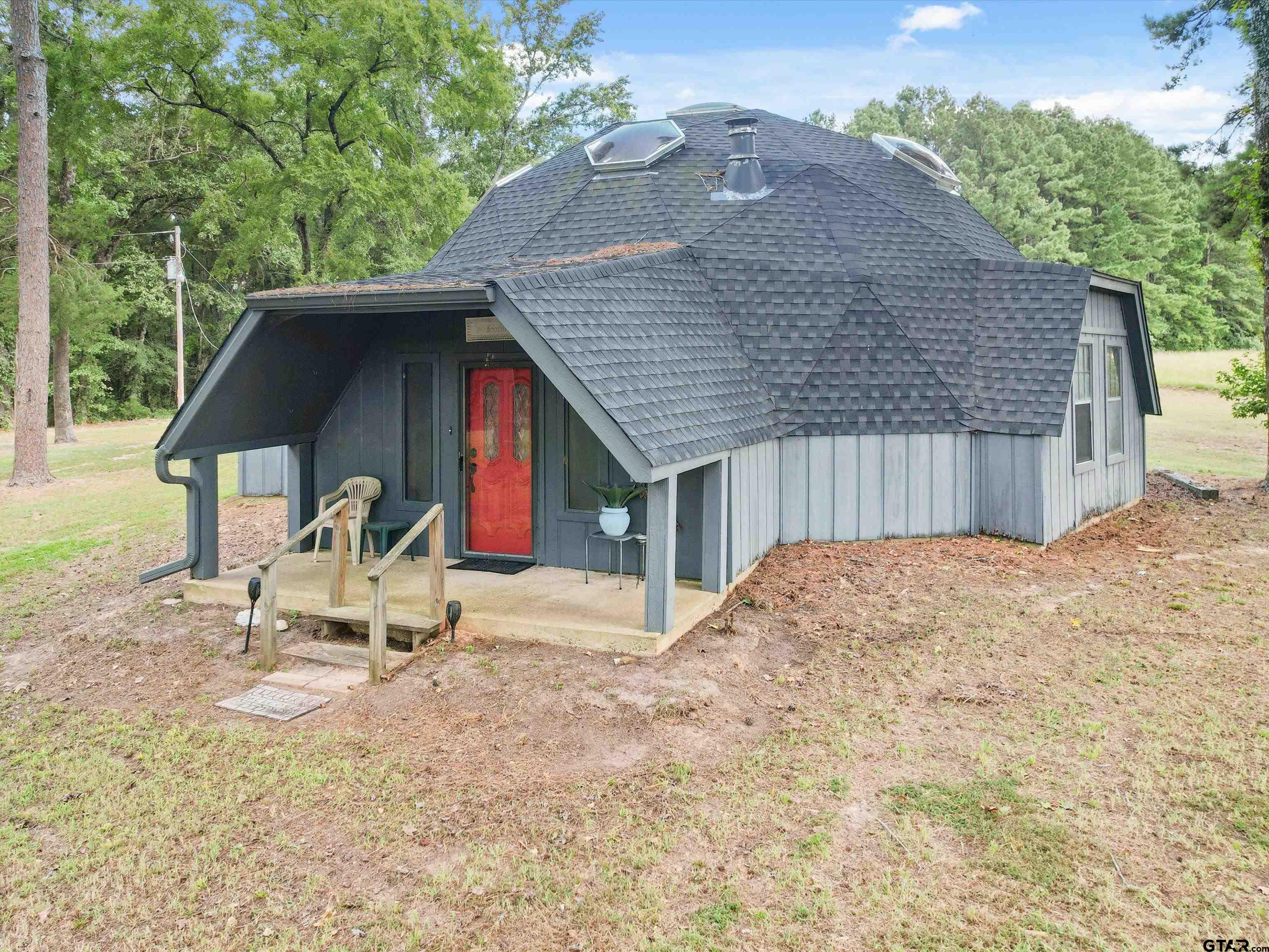 637 County Road 3201 Daingerfield, TX 75638 - Photo 9 of 33 a backyard of a house