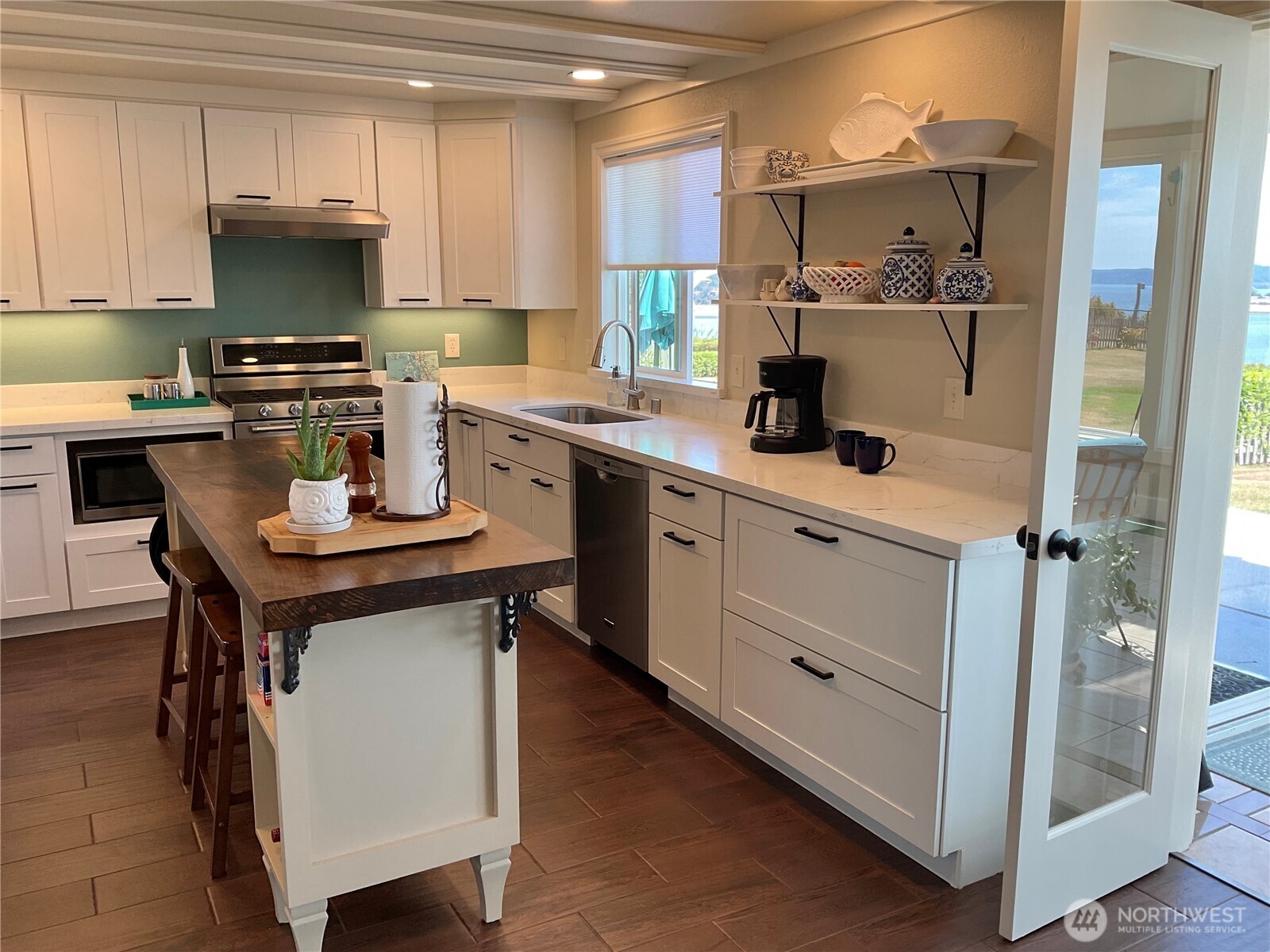 1418 Bonnie View Acres Road Oak Harbor, WA 98277 - Photo 7 of 33