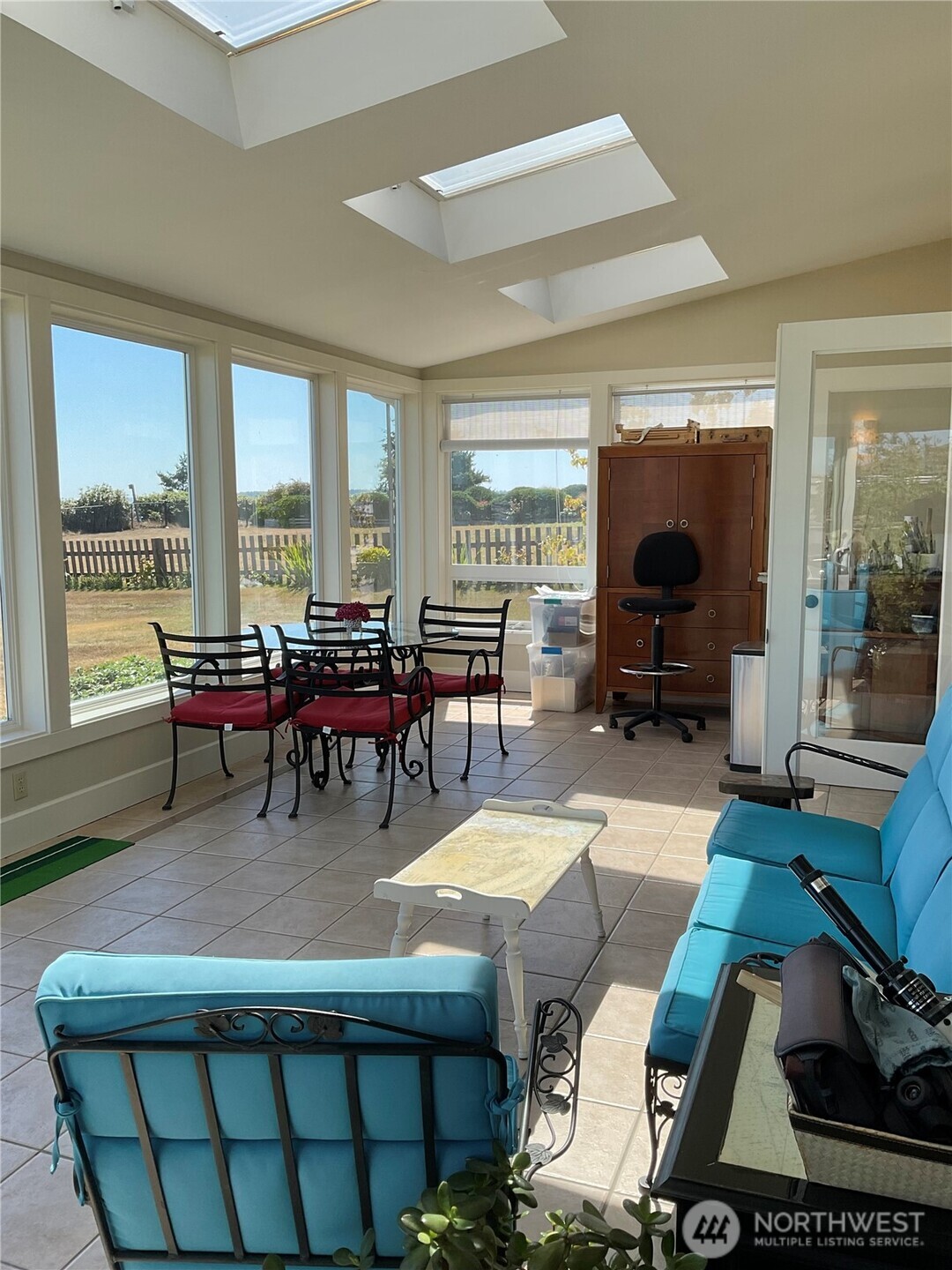 1418 Bonnie View Acres Road Oak Harbor, WA 98277 - Photo 10 of 33