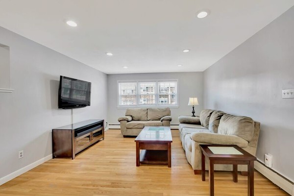 29-0 Arlington Road, Unit 4 Woburn, MA 01801 - Photo 6 of 22 Gallery Image 6