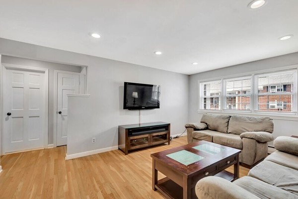 29-0 Arlington Road, Unit 4 Woburn, MA 01801 - Photo 7 of 22 Gallery Image 7