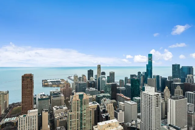 $8,250,000 | 14 West Superior Street, Unit 7000, Chicago, IL 60654